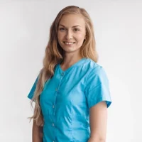 Dr Alina Smirnov